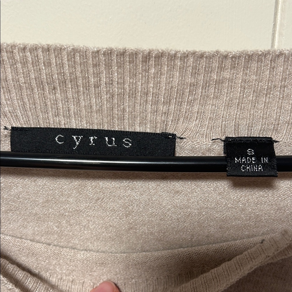 Sweater - Picture 2 of 4